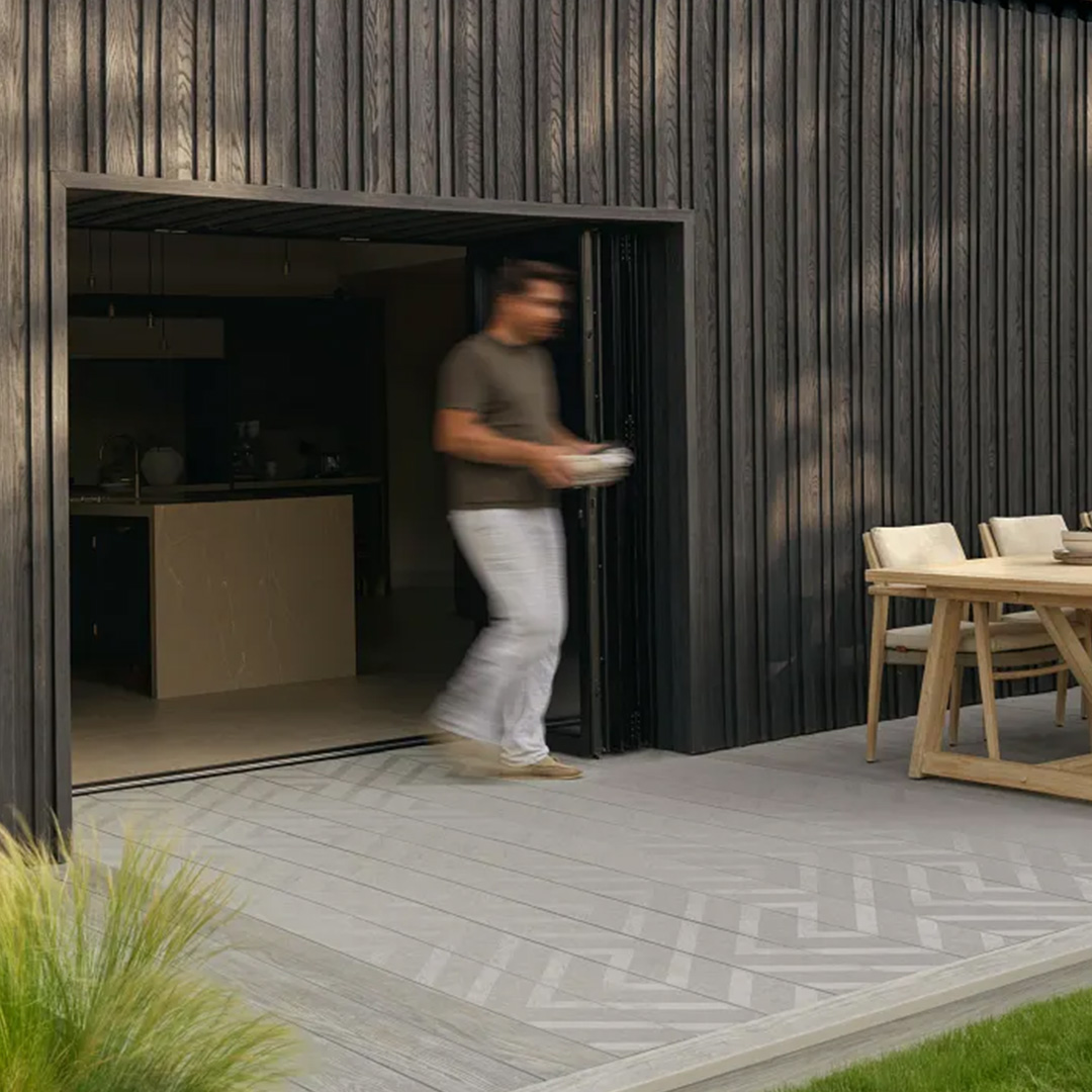 לוח חיפוי משונן מושחר