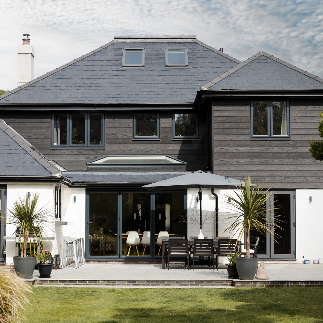 לוח חיפוי משונן מושחר